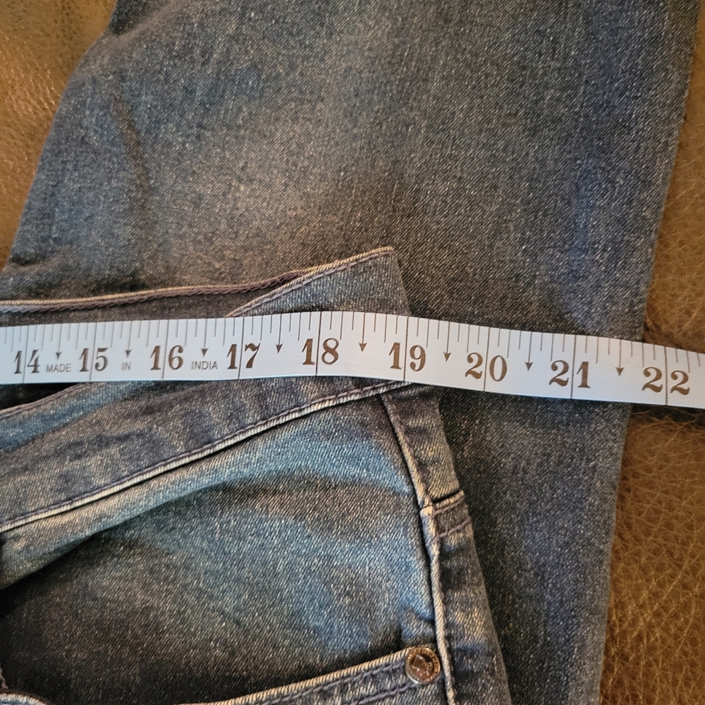 EUC DG2 by Diane Gilman Classic Stretch Embellished Skinny Jeans - 16W - Picture 8 of 11